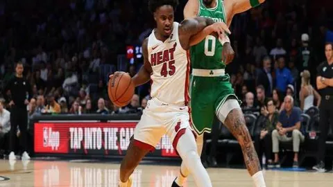 张之臻在澳网男单首轮不敌13号种子鲁内，首轮出局。